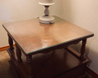 Mid Century Maple Side Table / End Table. Top Condition.