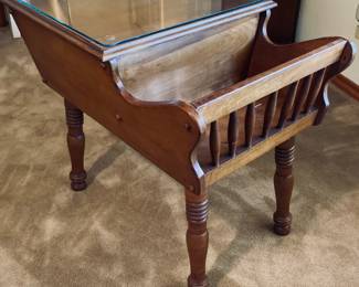 Vintage Mid-Century  End Table Magazine Rack W / Storage. Top Condition.