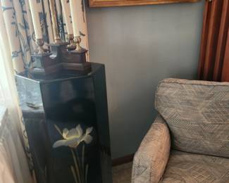 Italian black lacquered inlaid pedestal