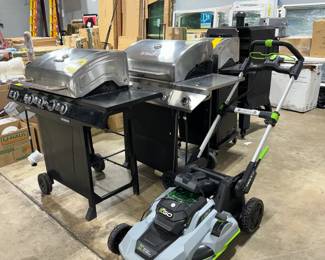 BBQ Grills and Lawn Mowers Orlando Estate Auction