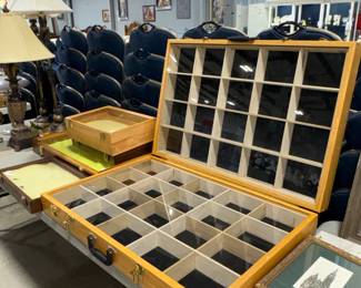 Display Cases Orlando Estate Auction