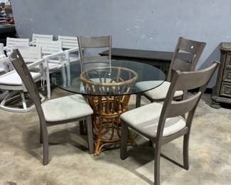 Table and Chairs Orlando