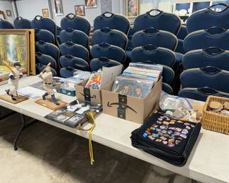 Comics, Records, Trading Pins and Trading Card Orlando Estate Auction