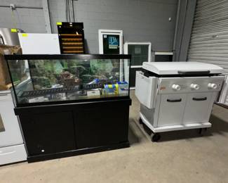 Aquarium amd Loco BBQ Grill Orlando Estate Auction