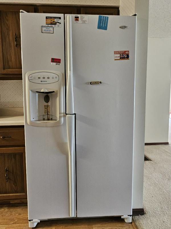 Maytag 26 cubic ft Side-By-Side Refrigerator MZD2665HEW