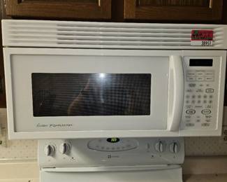 Amana Radarange Microwave Oven ACO1560AW