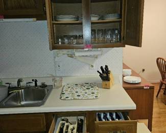 Contents Of Upper And Lower Cabinets