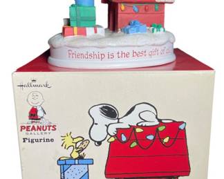 Hallmark Snoopy Christmas Figure 
