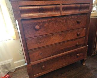 Vintage Chest Of Drawers 