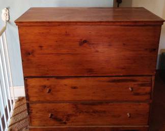 Combination Blanket Chest and 2 Drawers