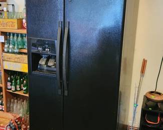 Side by side refrigerator 
