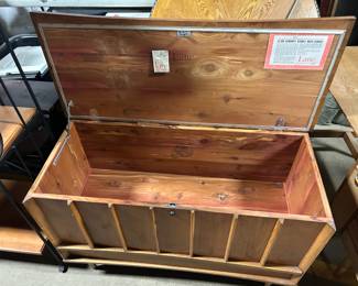 Lane MCM cedar trunk