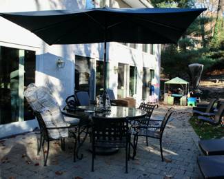 Woodard Ramsgate patio umbrella table & 6 chairs