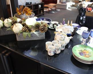 Assorted decoratives