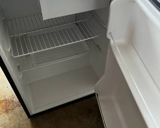 #62	Black and decker dorm fridge 	 $30.00 
