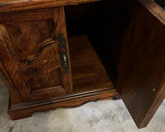 #41	Wood look end table (as-is finish) 2 doors 26x26x23	 $20.00 

