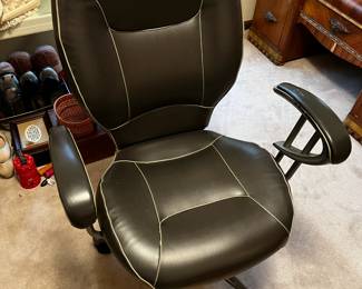 #24	Executive chair raises (as-is arm)	 $30.00 
