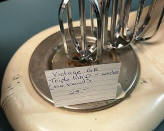 #76	Vintage GE Triple Whip - works (no bowl)	 $25.00 
