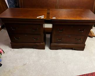 #12	Broyhill Nightstand 2 drawer 28x17x26 (made in USA)	 $125.00                                                                       #13	Broyhill Nightstand 2 drawer 28x17x26 (made in USA)	 $125.00 


