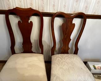 #10	Dining Room chairs 5 Kimball and 1 Tell City Oak chairs (matches closely)	 $180.00 
