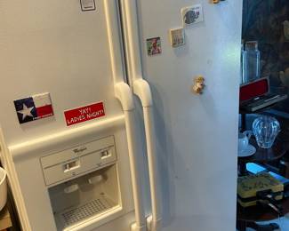 Side by side working refrigerator/freezer 