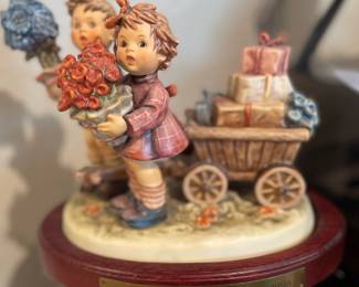 Goebel Hummel 751 LOVE'S BOUNTY 6.5" Tall with box Made In W. Germany