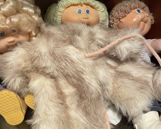Cabbage patch dolls and clothing 