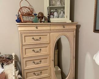 French Chiffarobe dresser 
