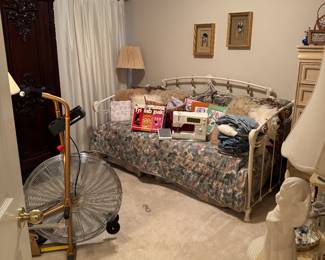 Daybed, stationary bicycle