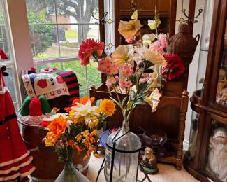 Magnificent hall tree