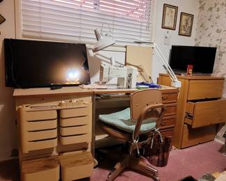 $50 - Sewing table Saturday