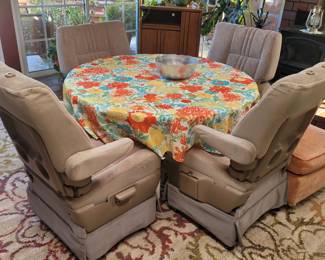 $25 - Saturday :
swivel arm chairs