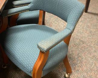 Set of 8 conference chairs on wheels