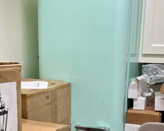 SMEG 24" 50's Retro Design Bottom Freezer 12.9 cu. ft Energy Star Refrigerator. Retail $3699.