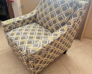 Contemporary club chair 