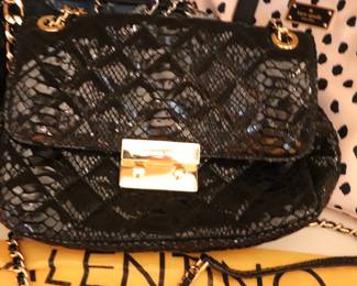 MICHAEL Michael Kors Womens Sloan Large Chain Shoulder Bag Black/Gold