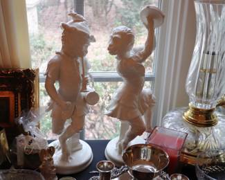 Mottahedeh Figurines DANCING WHITE MONKEYS, A Beautiful PAIR