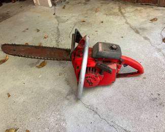 Lot 067-GAR: Vintage Homelite UT-10445C XL-12 Chainsaw

Features: 
•	Manufactured around late 1970s/early 1980s

Dimensions: 16” bar

Condition: Good running condition; Fair cosmetic condition

