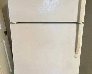 Lot 052-GAR: Kenmore Refrigerator-Freezer

Features: 
•	Kenmore Model 253.63712302
•	White
•	Manufactured October 2003
•	Currently used in our clients’ garage

Dimensions: 


Condition: Good cosmetic and mechanical working condition. Clean inside!
