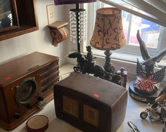 Vintage radios and lamps