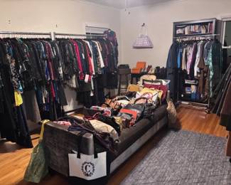 Womens clothing, bags. Womens plus size 1x, 2x, 3x, J. Jill, Talbots and more. Some new with tags!