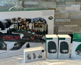 Department 56 Village Express Electric Train Set Steam Locomotive and Tender