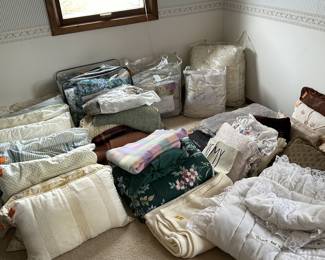 decorative pillows, blankets, comforter sets- full size and queen