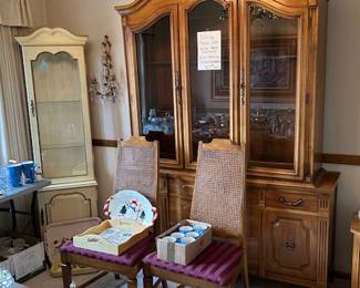 China Hutch with matching dining table with 3 extra leaves, 4 chairs, and custom table protective pads