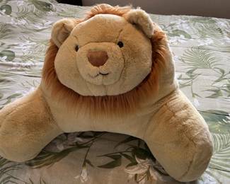 CIP080 - Lot of 2 Stuffed Animal Throws (1) Pink Dolphin (1) Lion 