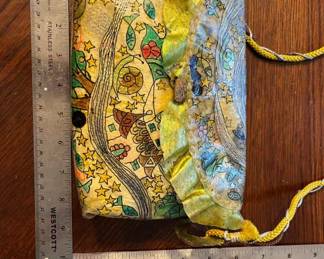 CIP026 - Unique Vintage Plastic Purse