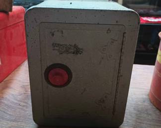 CIP084 - Vintage Safe Coin Piggy Bank Unknown Combination 