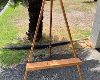 CIP107-2 EASELS - 1 METAL / 1 WOODEN
