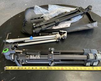CIP106 - 3 TRIPODS