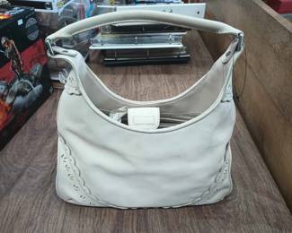 CIP039 - Ann Taylor Off-White Genuine Leather Purse